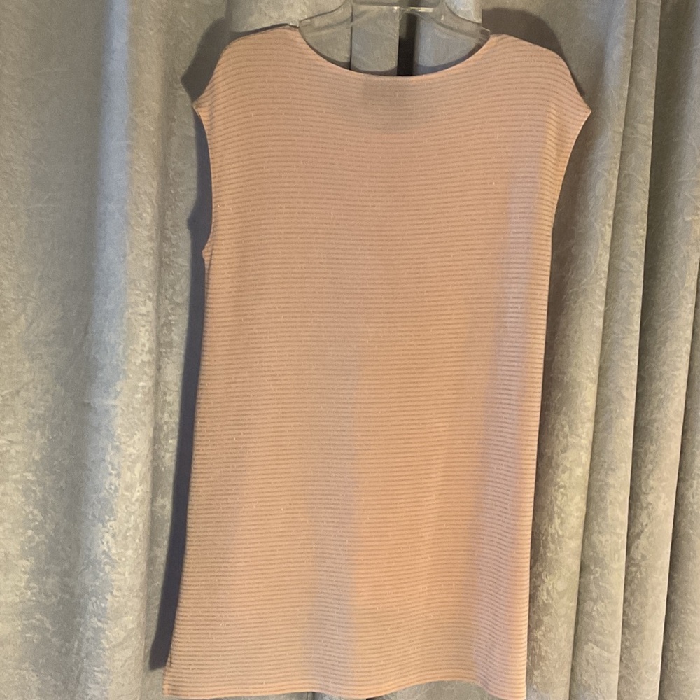 Chico’s Travelers Pretty in Pink Top - Picture 4 of 9